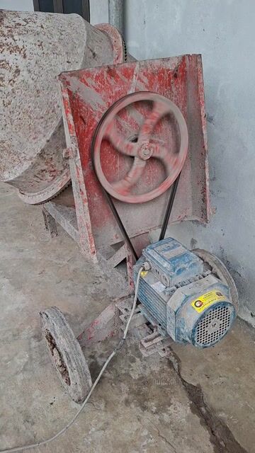 Máy trộn bê tông Nửa bao Đỏ, Xám. Mua bán Đồ chuyên dụng, Giống nuôi trồng tại Huyện Chương Mỹ Hà Nội được đăng bởi Lê Đăc Thỏa hình 1