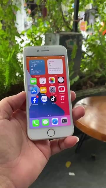 Apple iPhone 7 Trắng 32gb máy zin mượt mà. Mua bán Điện thoại tại Thành phố Thuận An Bình Dương được đăng bởi Kim Long hình 1