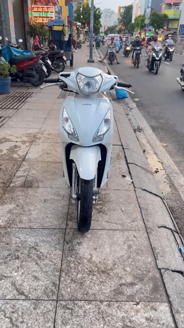 Honda Vision 2016 Trắng Đã sử dụng. Mua bán Xe máy tại Quận Tân Phú Tp Hồ Chí Minh được đăng bởi Tuanduy hình 1