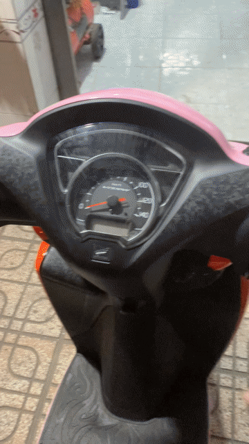 Honda Vision 2026 Hồng cam 700km. Mua bán Xe máy tại Thành phố Thủ Đức Tp Hồ Chí Minh được đăng bởi Vu Han hình 1