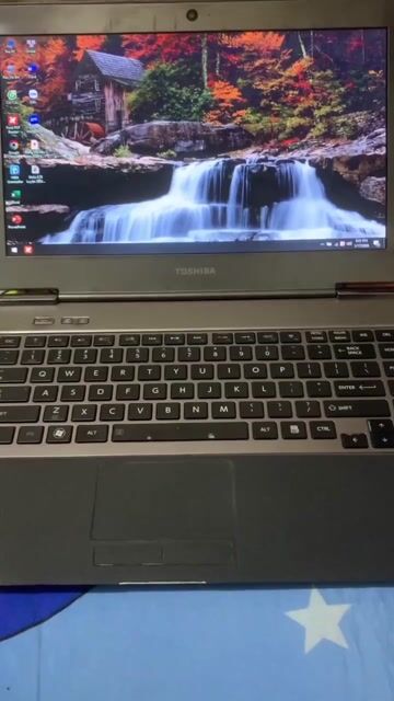 Thừa máy cần Pass Laptop Toshiba Xám, mỏng, nhỏ.. Mua bán Laptop tại Quận Đống Đa Hà Nội được đăng bởi Đức Anh hình 1