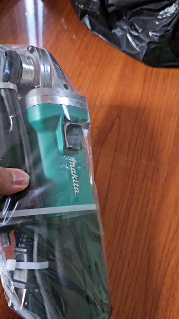 Máy mài góc Makita 9556HN. Mua bán Đồ chuyên dụng, Giống nuôi trồng tại Huyện Châu Thành Bến Tre được đăng bởi Giàu Đoàn hình 1