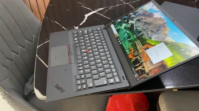 Lenovo Carbon i5 8250 8GB/256GB mats like new. Mua bán Laptop tại Quận Nam Từ Liêm Hà Nội được đăng bởi laptop family Rẻ Bền Đẹp  hình 1
