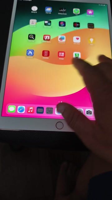 Apple iPad Pro 10.5 Wifi 4G 64GB Vàng hồng. Mua bán Máy tính bảng tại Quận Hà Đông Hà Nội được đăng bởi khanh hình 1