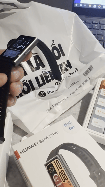 Huawei Band 11 Pro Đen. Mua bán Thiết bị đeo thông minh tại Quận Nam Từ Liêm Hà Nội được đăng bởi Mai Ly hình 1