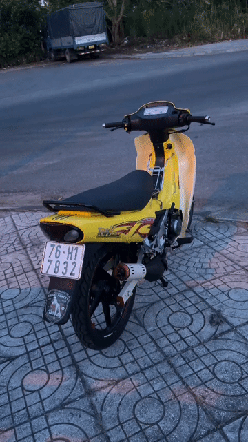 Suzuki Xipo 98 Màu Vàng Hoa Mai Máy Ngon mới 80%. Mua bán Xe máy tại Thành phố Quảng Ngãi Quảng Ngãi được đăng bởi Hien hình 1