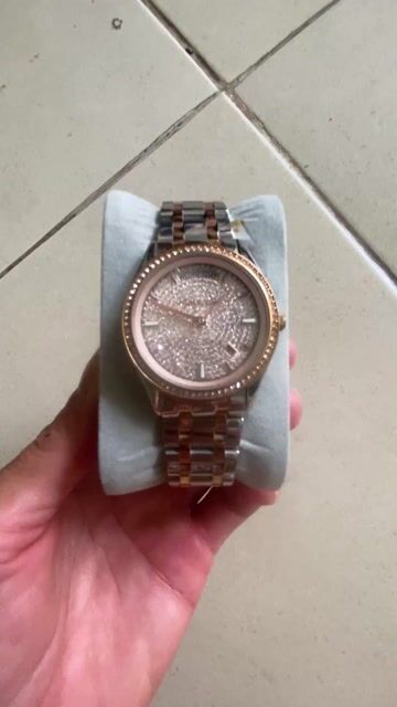 đồng hồ nữ hiệu Michael Kors. Mua bán Đồng hồ tại Quận Ninh Kiều Cần Thơ được đăng bởi Hồ Văn Tín hình 1