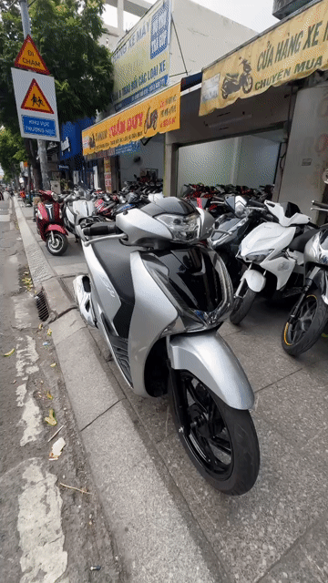 Honda SH 150 ABS 2018 Bạc. Mua bán Xe máy tại Quận Tân Phú Tp Hồ Chí Minh được đăng bởi Tuanduy hình 1