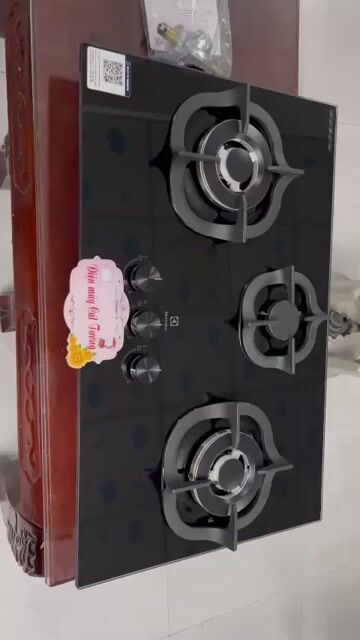 Bếp ga âm Electrolux EHG8321BC 3 vùng nấu. Mua bán Bếp, lò, đồ điện nhà bếp tại Huyện Bình Chánh Tp Hồ Chí Minh được đăng bởi Điện Máy Cát Tường hình 1