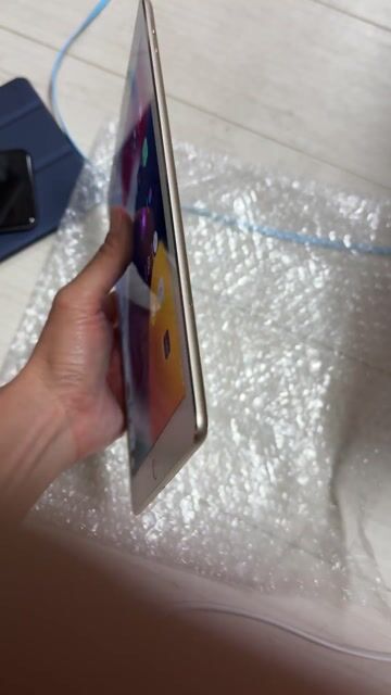 Apple iPad Air 2 Wi-Fi + 4G 64GB Vàng Nhật. Mua bán Máy tính bảng tại Thành phố Thủ Đức Tp Hồ Chí Minh được đăng bởi Dương Hoàng Anh hình 1