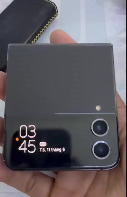 Samsung Galaxy Z Flip4 128GB Đen. Mua bán Điện thoại tại Quận 8 Tp Hồ Chí Minh được đăng bởi Thanh Đỗ hình 1