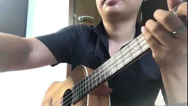 Đàn Ukulele Baritone Gỗ Nâu. Mua bán Nhạc cụ tại Quận Tân Phú Tp Hồ Chí Minh được đăng bởi Minh Hiếu hình 1
