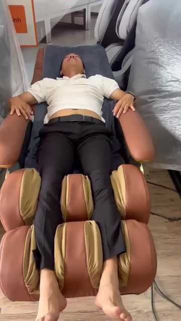 Ghế massage Poongsan DMK166 Da Nâu. Mua bán Bàn ghế tại Quận Hai Bà Trưng Hà Nội được đăng bởi Kiên Phạm hình 1