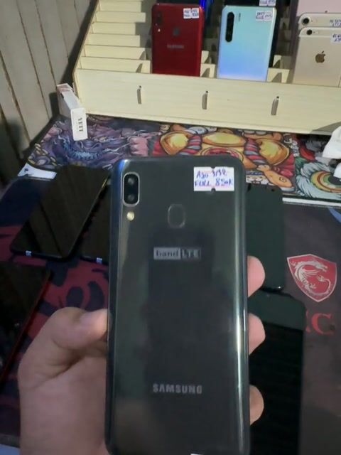Samsung A20 32GB Đen Đỏ. Mua bán Điện thoại tại Thị xã Bến Cát Bình Dương được đăng bởi hùng phạm HP hình 1