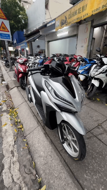 Honda Vario 150 2020 Bạc. Mua bán Xe máy tại Quận Tân Phú Tp Hồ Chí Minh được đăng bởi Tuanduy hình 1