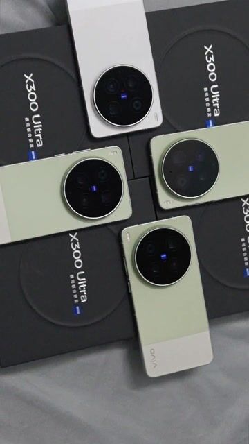 Vivo X300 Ultra 16/512 Trắng/Xanh sạc 2-3 lần. Mua bán Điện thoại tại Quận 12 Tp Hồ Chí Minh được đăng bởi Đỗ Hậu Fb Dylan Đỗ hình 1
