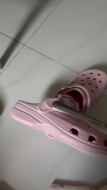 Dép Crocs Buckle baby pink quai kim loại. Mua bán Giày dép tại Quận 4 Tp Hồ Chí Minh được đăng bởi Bùi Tuệ Trân hình 2
