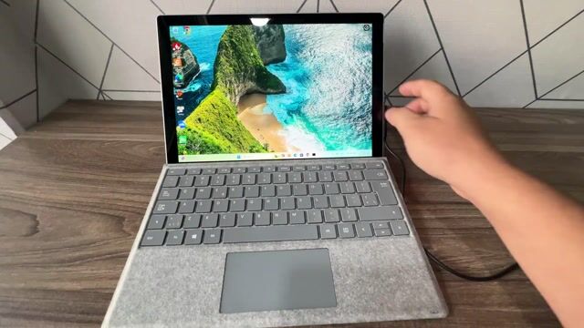 Microsoft Surface Pro 6 i5 8GB/128GB. Mua bán Laptop tại Quận 10 Tp Hồ Chí Minh được đăng bởi Sơn hình 1