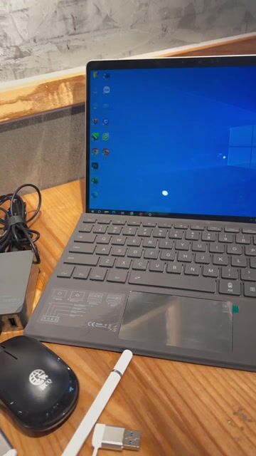 Microsoft Surface Pro 9 i5 8GB/256GB. Mua bán Laptop tại Quận Phú Nhuận Tp Hồ Chí Minh được đăng bởi SƠN hình 1