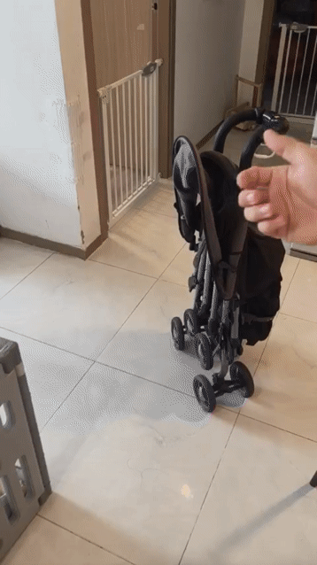 Xe Đẩy COMBI Gấp Siu Gọn. Mua bán Mẹ và bé tại Quận 4 Tp Hồ Chí Minh được đăng bởi Ho Anh Triet hình 1