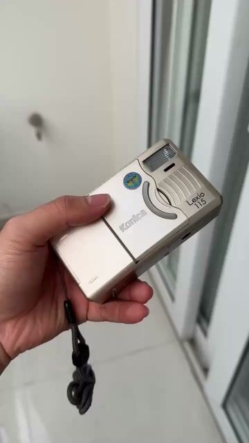 Máy ảnh Konica Lexio 115 Vàng đồng. Mua bán Máy ảnh, Máy quay tại Quận 1 Tp Hồ Chí Minh được đăng bởi Nhân hình 1