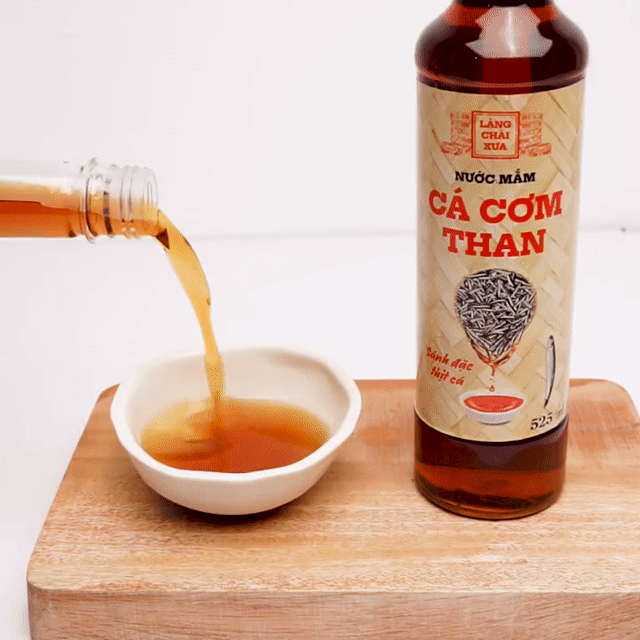 Nước mắm Làng Chài Xưa Cá Cơm Than. Mua bán Đồ ăn, thực phẩm và các loại khác tại Quận Hoàng Mai Hà Nội được đăng bởi Siêu thị Anh Tú 88 hình 1