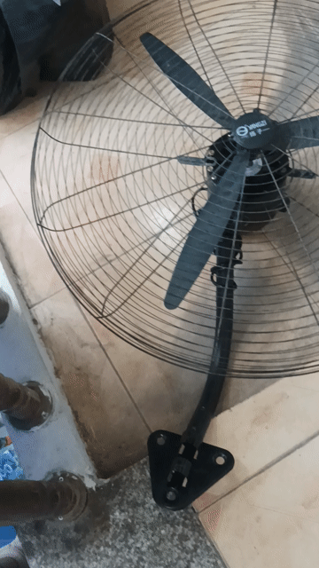 Quạt treo tường công nghiệp Nội địa TQ. Mua bán Quạt tại Quận Hai Bà Trưng Hà Nội được đăng bởi HÀ hình 1