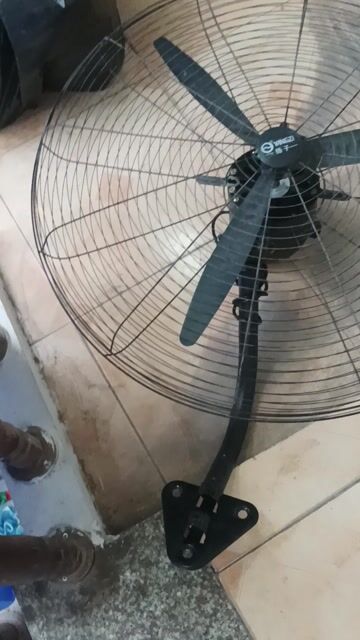 Quạt treo tường công nghiệp Nội địa TQ. Mua bán Quạt tại Quận Hai Bà Trưng Hà Nội được đăng bởi HÀ hình 1