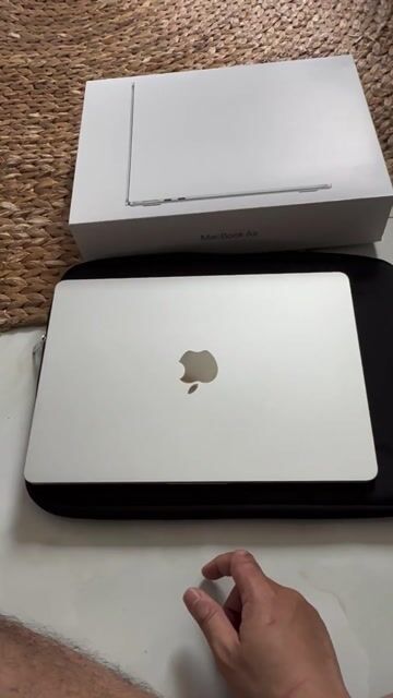 Apple MacBook Air M3 8GB/256GB Bạc Đã sử dụng. Mua bán Laptop tại Quận 8 Tp Hồ Chí Minh được đăng bởi Le Quang hình 1