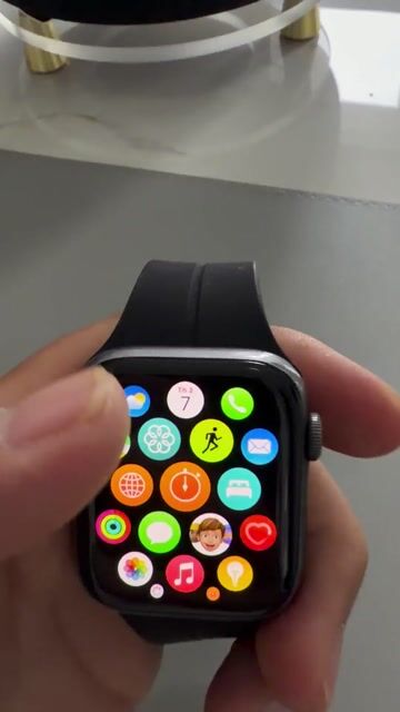 Apple Watch Series 5 44mm LTE 83%. Mua bán Thiết bị đeo thông minh tại Quận 4 Tp Hồ Chí Minh được đăng bởi Huỳnh Anh Tuấn hình 1