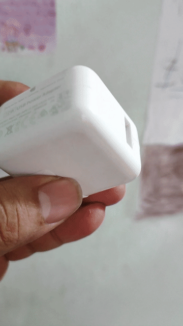 Sạc Apple A1401 12W Trắng chính hãng. Mua bán Phụ kiện (Màn hình, Chuột...) tại Quận Hải Châu Đà Nẵng được đăng bởi hieu nguyen  hình 1