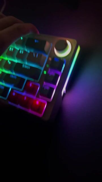 Bàn phím cơ Trắng RGB. Mua bán Phụ kiện (Màn hình, Chuột...) tại Huyện Ba Bể Bắc Kạn được đăng bởi Nguyễn Huy hình 1