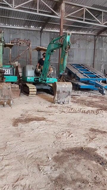 Xe cuốc IHI 35,thủy lực khỏe.guốc xích.. Mua bán Phương tiện khác tại Thành phố Biên Hòa Đồng Nai được đăng bởi Danh  hình 1