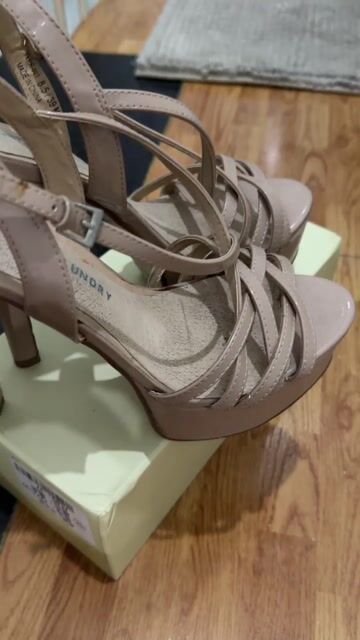 Giày cao gót Nữ Da bóng Nude size 39. Mua bán Giày dép tại Quận 3 Tp Hồ Chí Minh được đăng bởi Xuân Hương hình 1