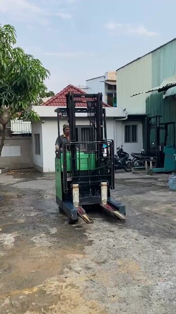 Xe nâng điện đứng 1.5 tấn Toyota. Mua bán Phương tiện khác tại Quận 12 Tp Hồ Chí Minh được đăng bởi Phúc Xe Nâng Nhật Bãi hình 1