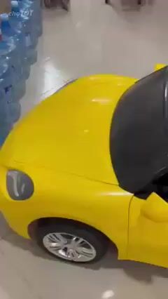 Xe ô tô điện trẻ em Porsche Cayman Vàng. Mua bán Mẹ và bé tại Thành phố Thủ Đức Tp Hồ Chí Minh được đăng bởi Tên chưa cung cấp hình 1