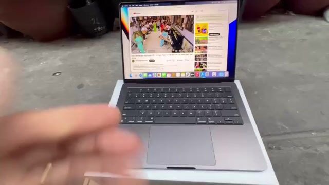 MACBOOK PRO 14' M4 / 16G / 512G / KÈM HỘP FUL SẠCH. Mua bán Laptop tại Quận 3 Tp Hồ Chí Minh được đăng bởi Tèo hình 1