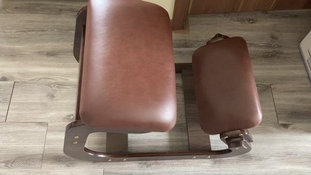 Ghế công thái học Gỗ Nâu. Mua bán Bàn ghế tại Quận Hoàng Mai Hà Nội được đăng bởi Trần Thị Lụa hình 1
