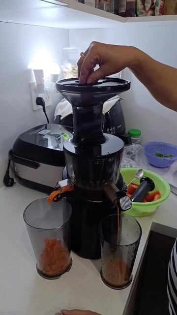 Máy ép chậm Hurom H101 Easy Clean Đen. Mua bán Bếp, lò, đồ điện nhà bếp tại Thành phố Đà Lạt Lâm Đồng được đăng bởi Đỗ An Duy hình 1