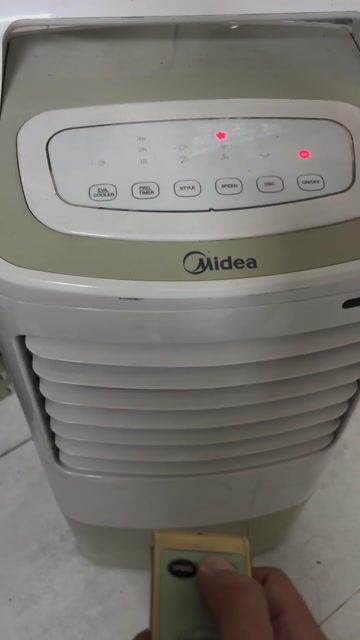 Quạt hơi nước Midea 10L Trắng, quay êm. Mua bán Quạt tại Thành phố Thủ Đức Tp Hồ Chí Minh được đăng bởi  Nguyễn hình 1