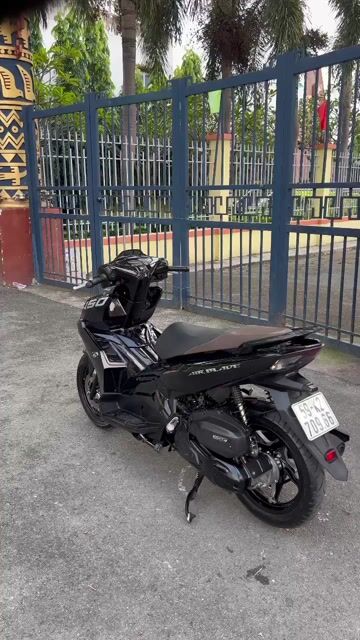 Honda AirBlade 150 ABS 2022 Đen sporty. Mua bán Xe máy tại Quận 11 Tp Hồ Chí Minh được đăng bởi Hưng Từ hình 1
