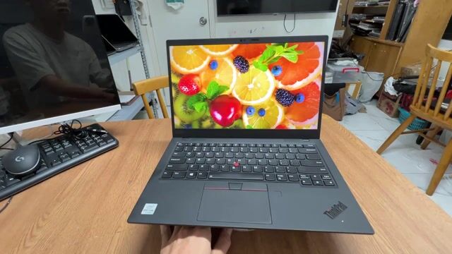 🪻ThinkPad X1 Carbon G8 i7-10510U/16/256 FHD Touch. Mua bán Laptop tại Quận Bình Thạnh Tp Hồ Chí Minh được đăng bởi Nguyễn Công Lý hình 1