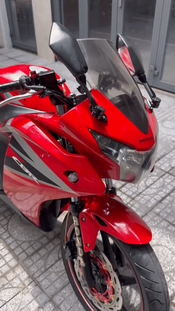 Honda CBR150 2013 odo 32.000 km biển số 67. Mua bán Xe máy tại Huyện Bình Chánh Tp Hồ Chí Minh được đăng bởi Phong Vũ hình 1