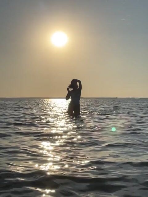 Model - JaneDi deepthroat