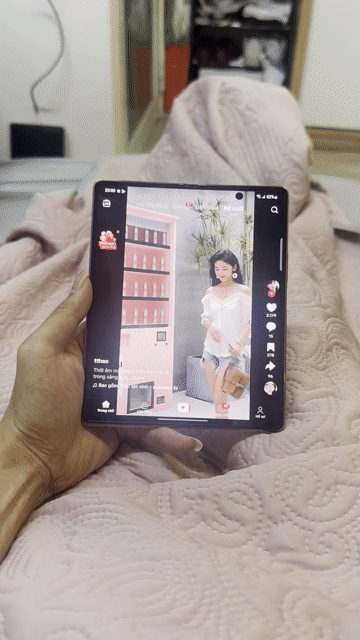 Samsung Z Fold 2 Đồng Màn ngoài 3 sọc. Mua bán Điện thoại tại Quận 1 Tp Hồ Chí Minh được đăng bởi Nguyễn tiến hình 1