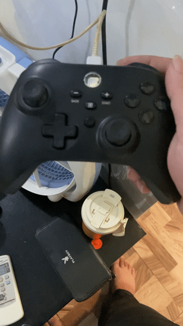 Tay cầm chơi game Đen Đã sử dụng. Mua bán Thiết bị chơi game tại Huyện Trảng Bom Đồng Nai được đăng bởi Trung Hoang hình 1