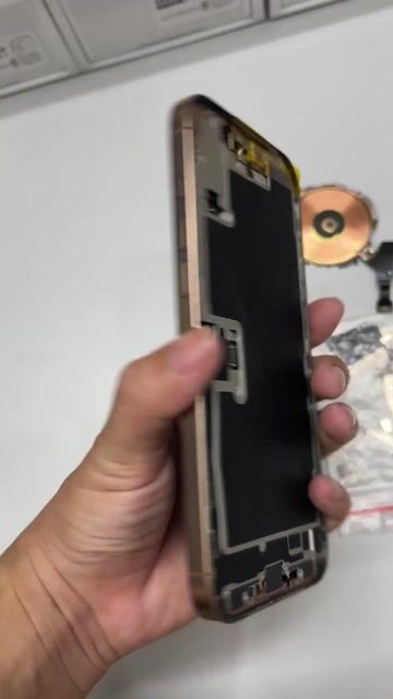 iPhone 16 Pro Max. Mua bán Điện thoại tại Quận Bắc Từ Liêm Hà Nội được đăng bởi Linh hình 1