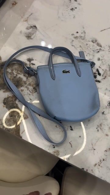 Túi xách tote Lacoste Da Nữ Xanh dương (auth). Mua bán Túi xách tại Quận Bắc Từ Liêm Hà Nội được đăng bởi vivuthrift hình 1