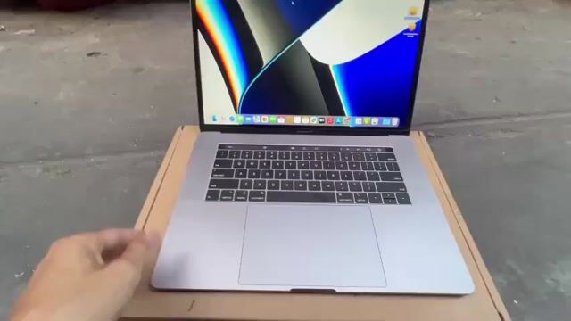 MACBOOK PRO 15.4'' 2018 / I7 / 16G / 512G / VGA 4G. Mua bán Laptop tại Quận 3 Tp Hồ Chí Minh được đăng bởi Tèo hình 1