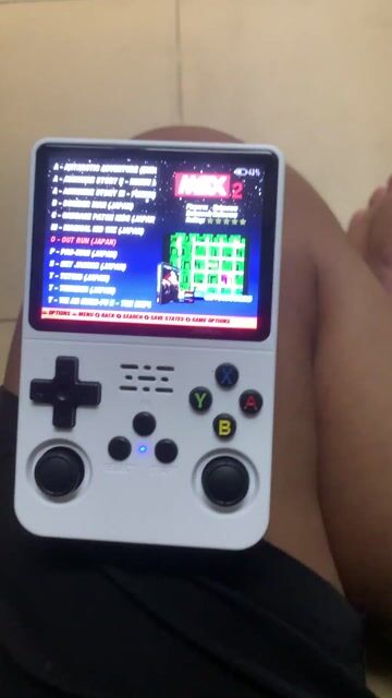 Máy chơi game cầm tay R36S Trắng. Mua bán Thiết bị chơi game tại Quận 3 Tp Hồ Chí Minh được đăng bởi Nguyễn Trần Tính hình 1